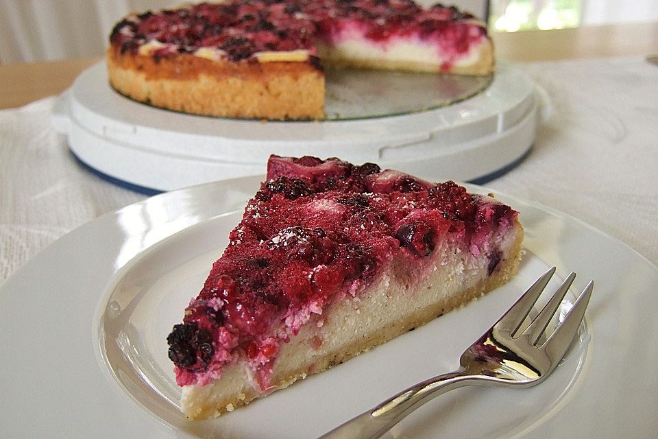 Frischkäsekuchen mit Beeren