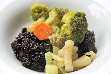 Curry Mit Schwarzwurzeln Und Schwarzem Reis Von Finolino Chefkoch