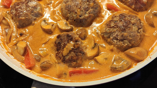 Frikadellen nach Jäger-Art von Monika