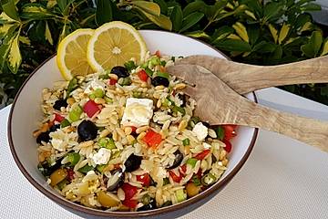Griechischer Kritharaki-Salat