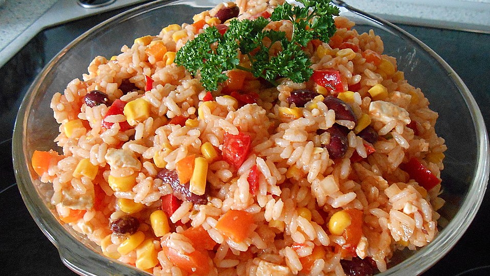 Bunter Reissalat mit Schafskäse von mondenkind