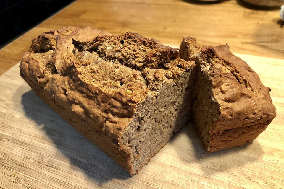 Bananenbrot ohne extra Fett und Zucker