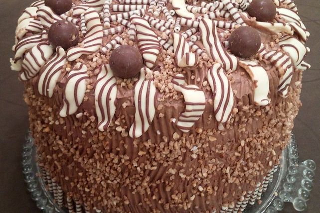 Schokoladen - Sahne Torte von Roswitha_4| Chefkoch