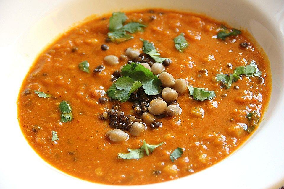 Würzige Kichererbsensuppe mit roten Linsen