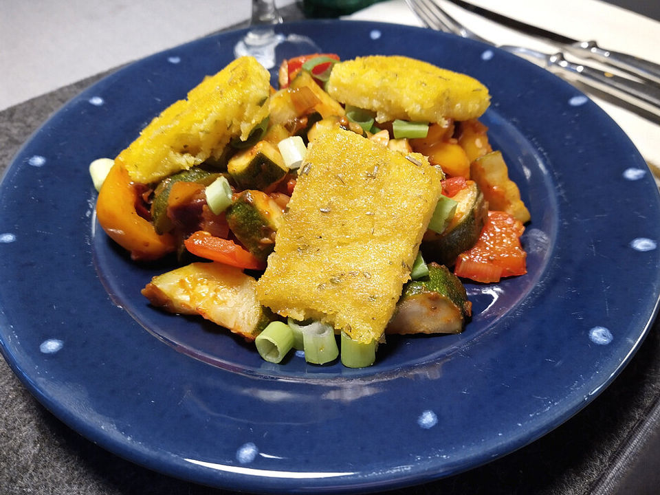 Gebratene Polenta mit Gemüsebeilage von vegan_stud| Chefkoch