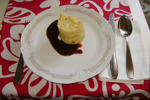 Grünes Kartoffelpüree mit Kräuterbutter von Bienenköchin | Chefkoch