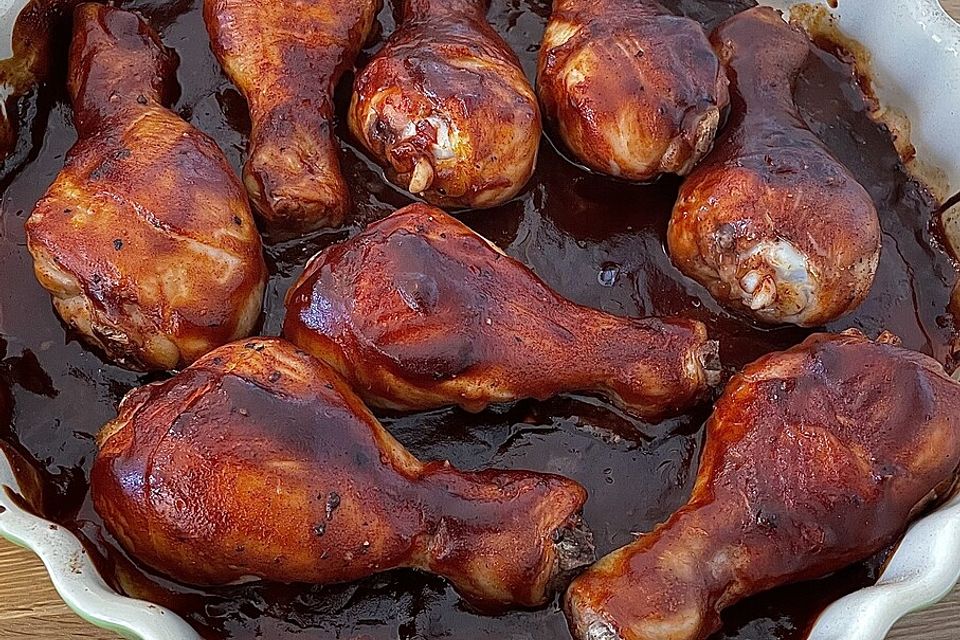 Chicken-Drumsticks mit BBQ-Soße