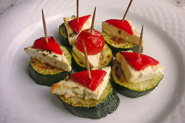Zucchinischeiben mit Schafskäse überbacken von UlrikeM| Chefkoch
