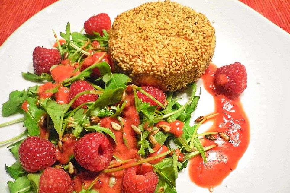 Rucolasalat mit Himbeeren und gegrilltem Ziegenkäse