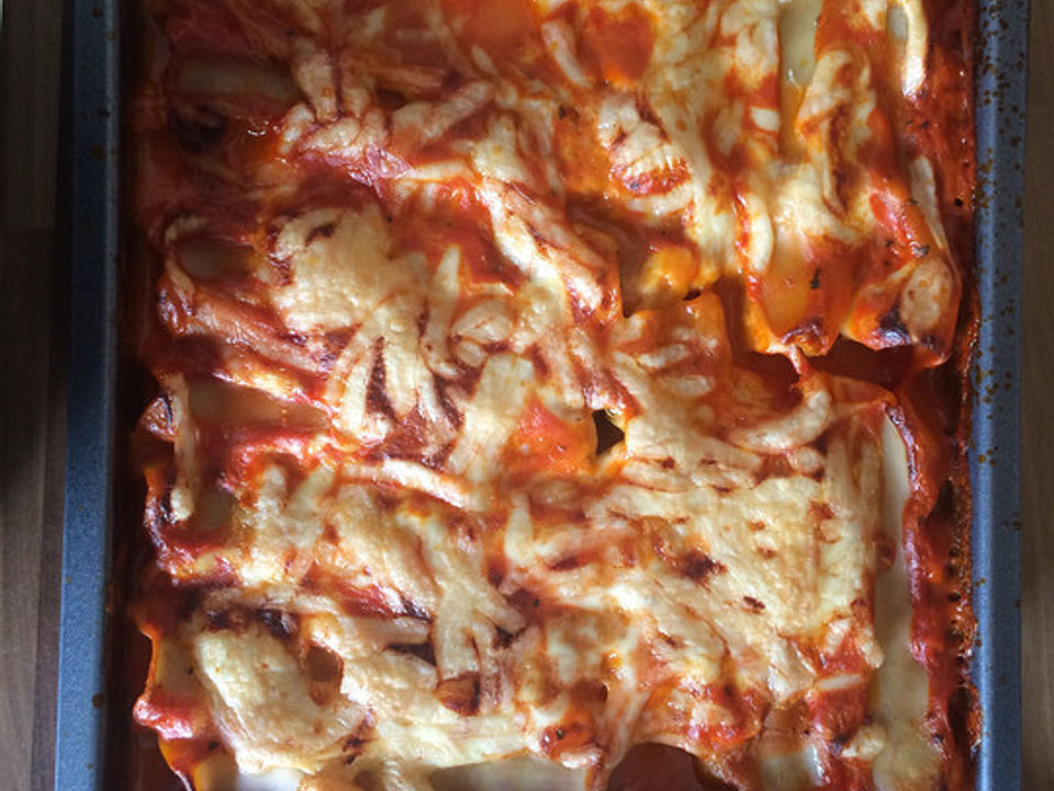 Gefüllte Cannelloni in Tomaten-Sahne-Sauce von MrsDuvessa| Chefkoch
