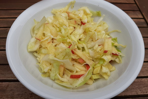 krümeltigers Krautsalat mit Spitzkohl, Porree und Apfel von ...