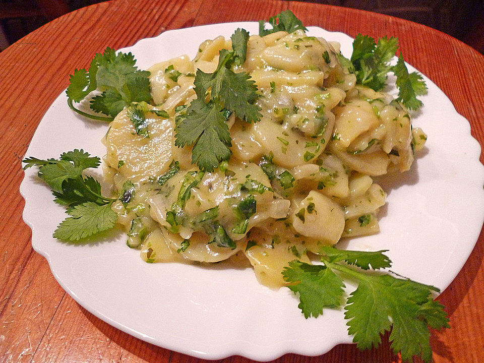 Kartoffelsalat mit Algen-Koriander-Ingwer-Dressing