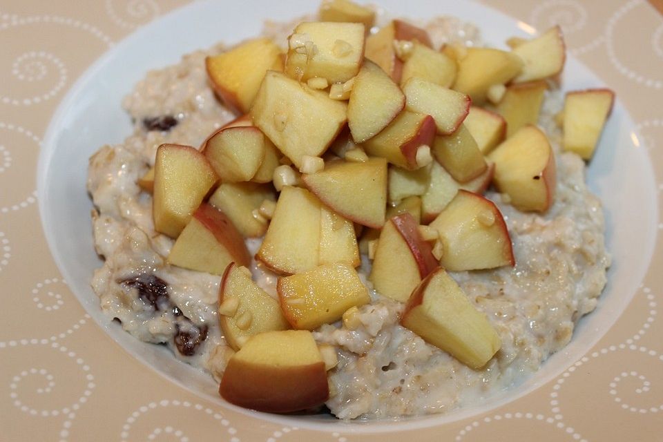 Kokos-Porridge mit Apfelstückchen