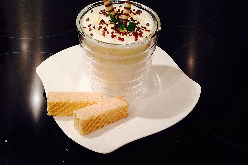 Buttermilch-Zitronenmousse Buttermilch-Zitronenmousse