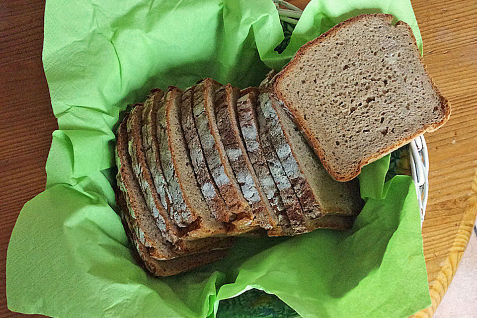 Rustikales Graubrot