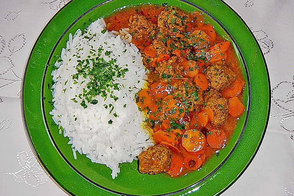 Möhrencurry mit Fleischklößchen