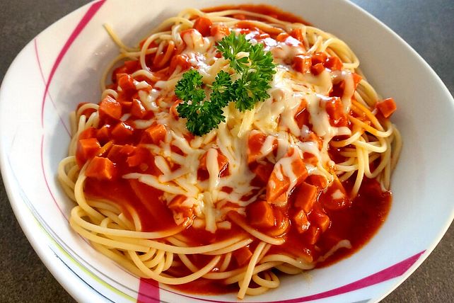 Nudeln mit Tomatensoße von Kirie| Chefkoch