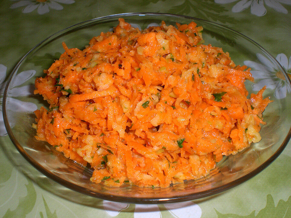 Fruchtiger Apfel-Karottensalat von Mohrrübchen10| Chefkoch