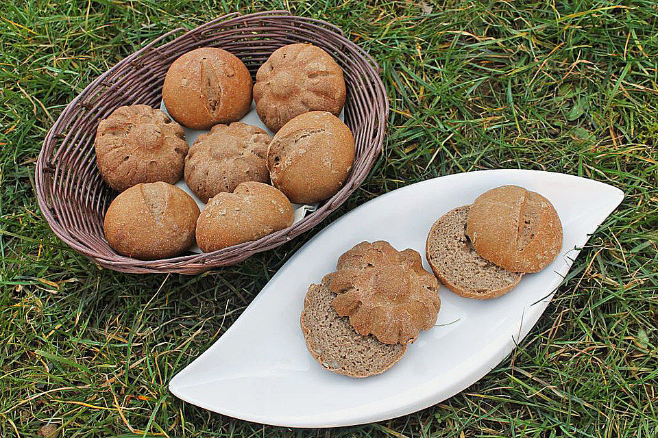 Roggen-Weizen-Vollkornbrötchen mit Roggenvollkornsauerteig