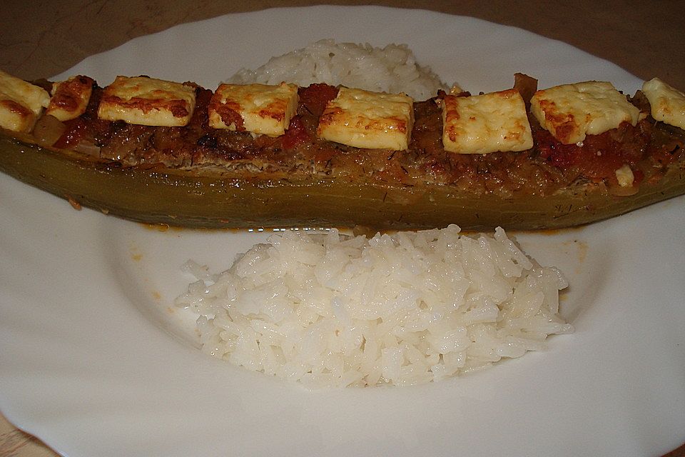 Mausis gefüllte Gurke mit Hackfleisch und Feta