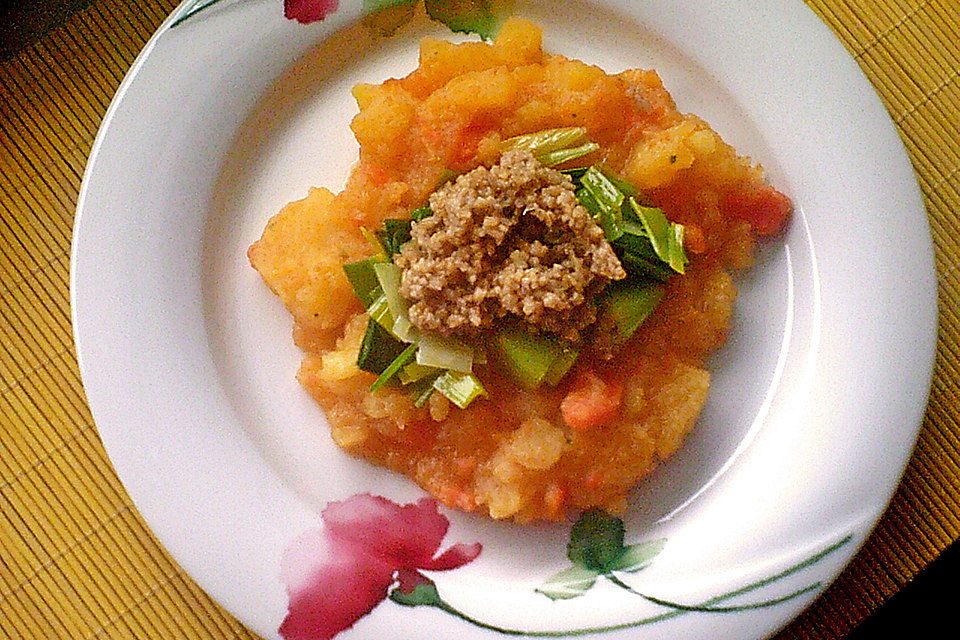 Steckrübenpüree mit Lauchgemüse und Pinkel