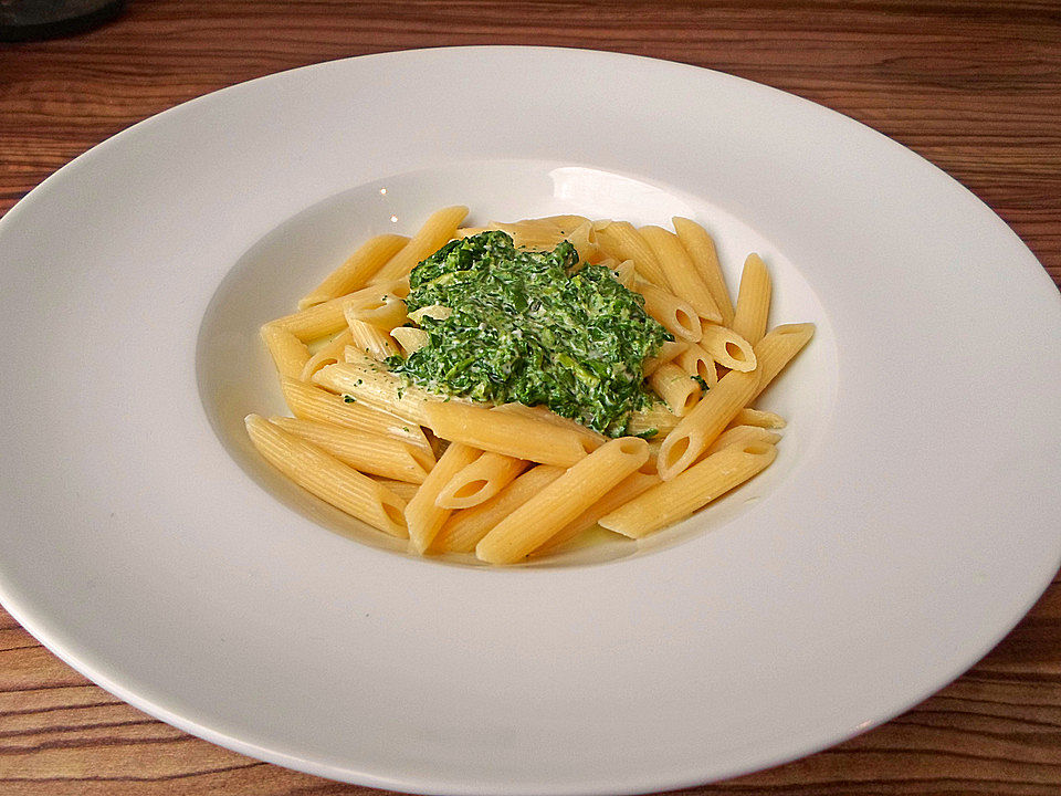 Penne mit Spinat-Gorgonzola-Sauce von Nicky| Chefkoch