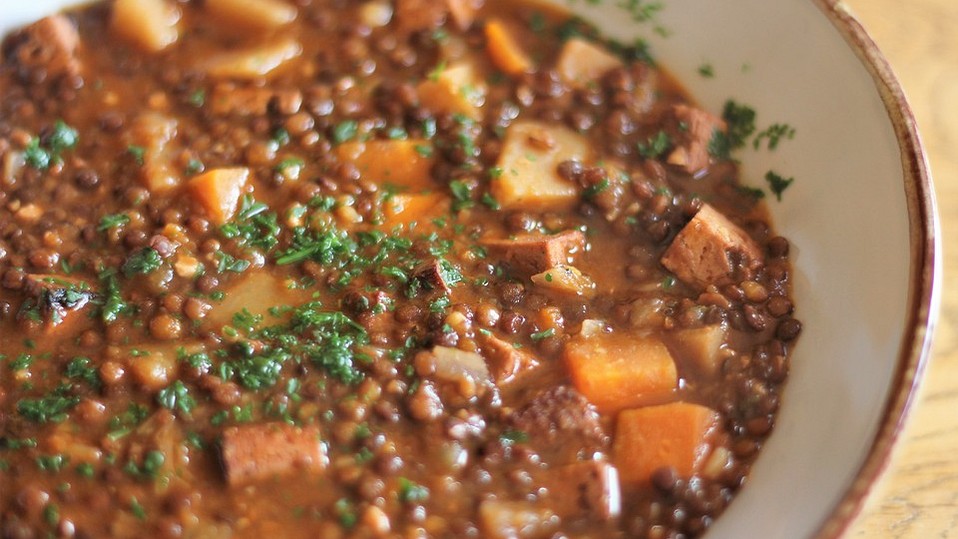 Mamas-vegane-Linsensuppe