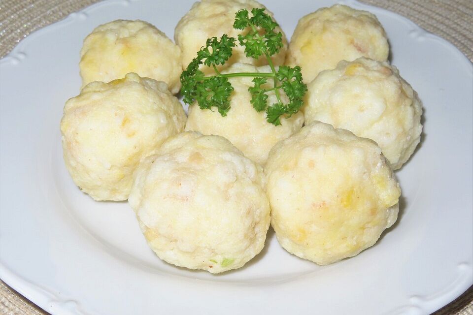 Grießknödel