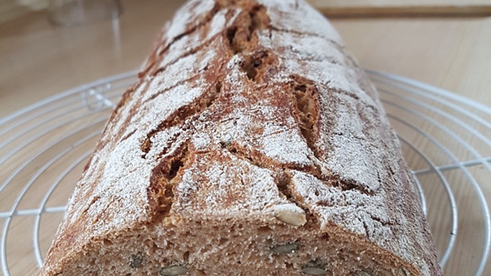 Roggen-Dinkel-Mischbrot mit Sauerteig und Kürbiskernen-image