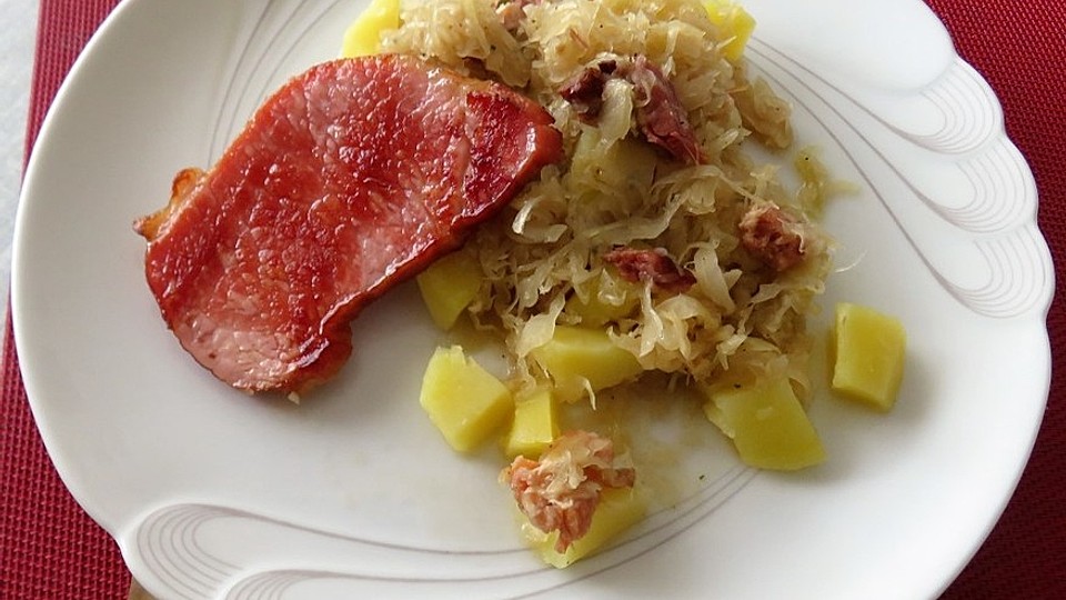 Deftiger Sauerkrauteintopf aus dem Backofen von remasch| Chefkoch Deftiger Sauerkrauteintopf aus dem Backofen von remasch| Chefkoch