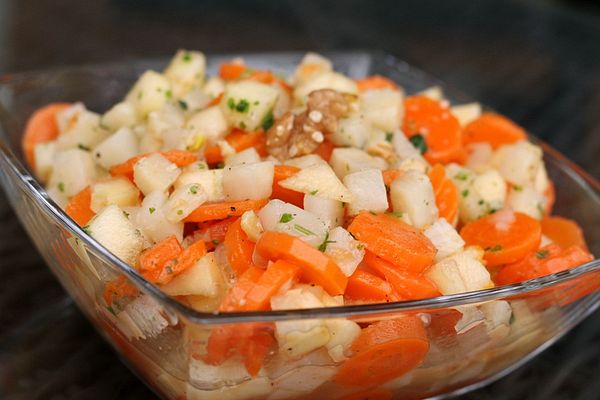 Karotten - Selleriesalat, gekocht von witwebolte | Chefkoch