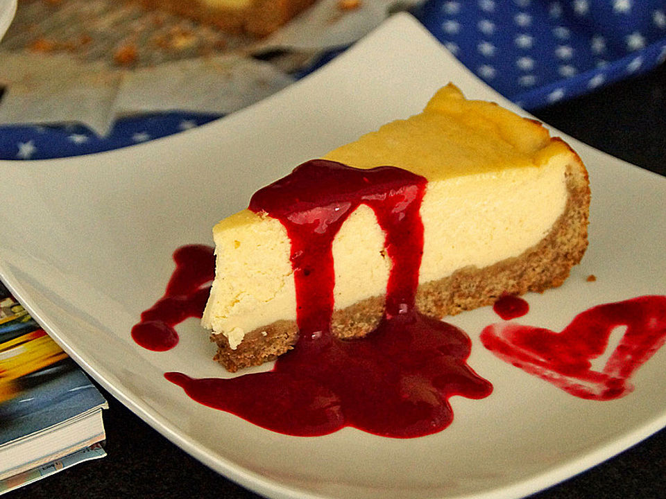 Käsekuchen mit Himbeersauce von Sandy_98| Chefkoch