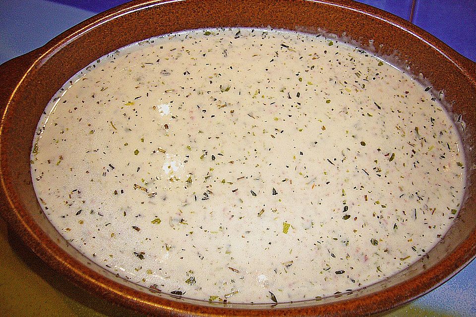 Frischkäse - Kräutersuppe