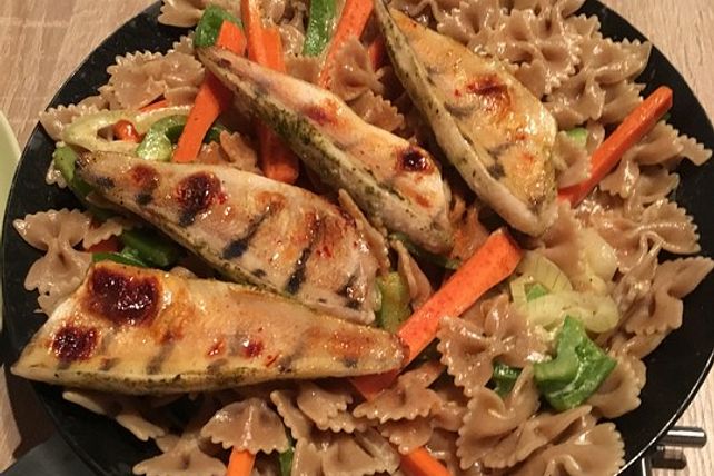 Zanderfilets mit Pasta-Gemüse-Rahm von McMoe| Chefkoch
