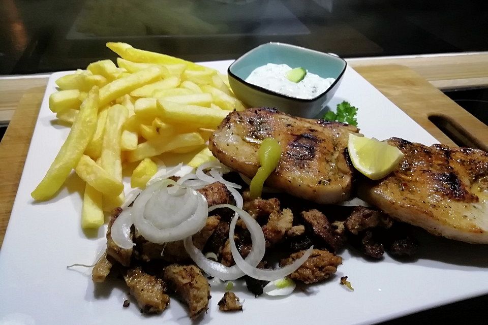 Mariniertes Geschnetzeltes "Gyros Style"