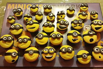 Minions Cupcakes Mit Fondant Von Phideta Chefkoch