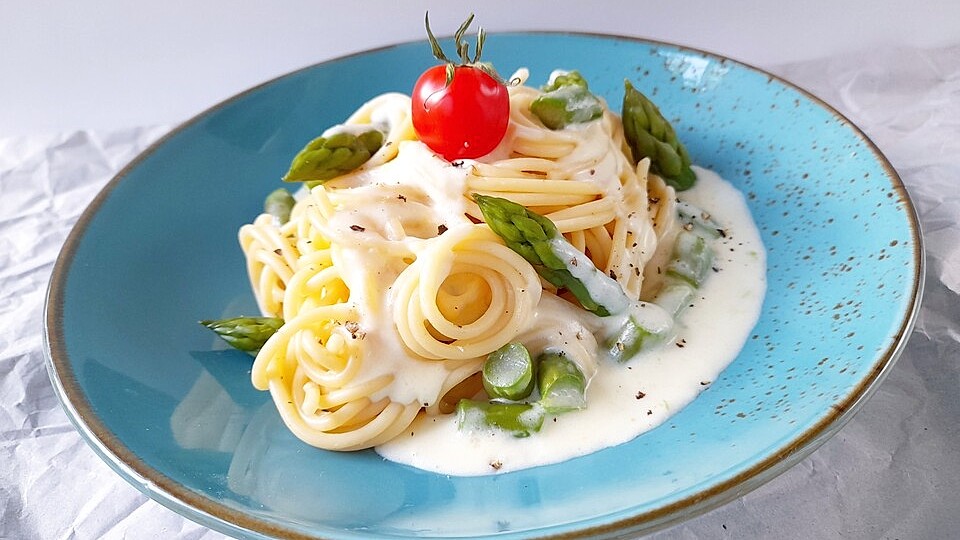 Spaghetti mit grüner Spargel-Sahnesoße| Chefkoch Spaghetti mit grüner Spargel-Sahnesoße| Chefkoch