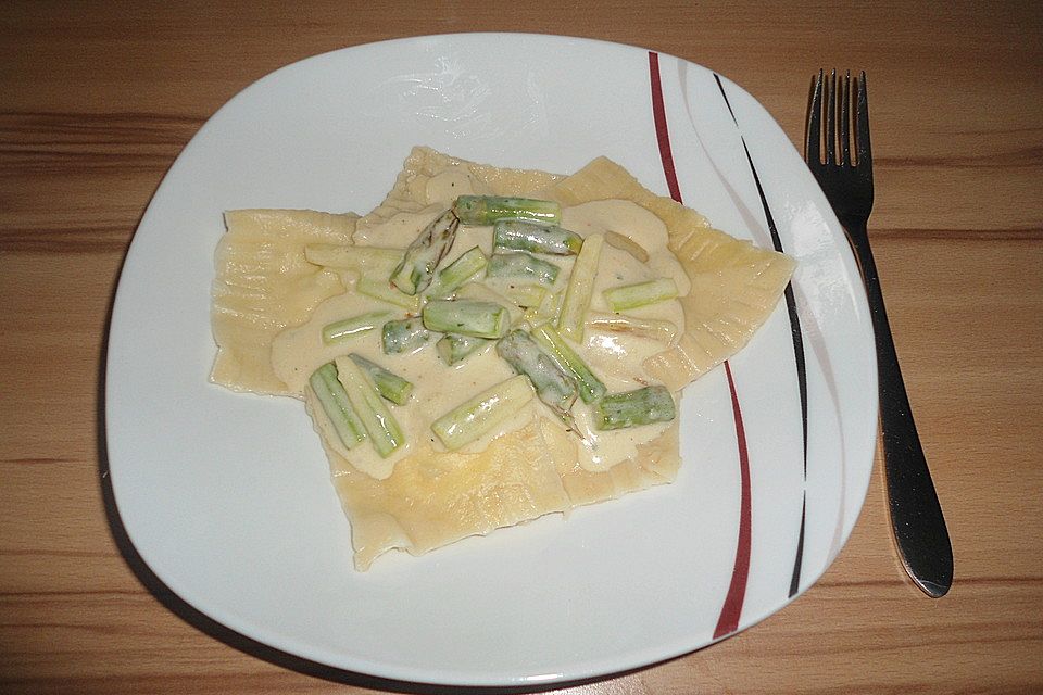 Spaghetti mit grüner Spargel-Sahnesoße