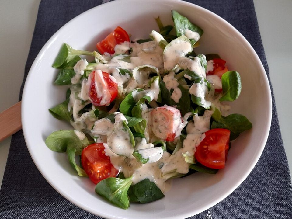 Feldsalat mit Tomaten in feinem Joghurt-Senf-Dressing von patty89| Chefkoch