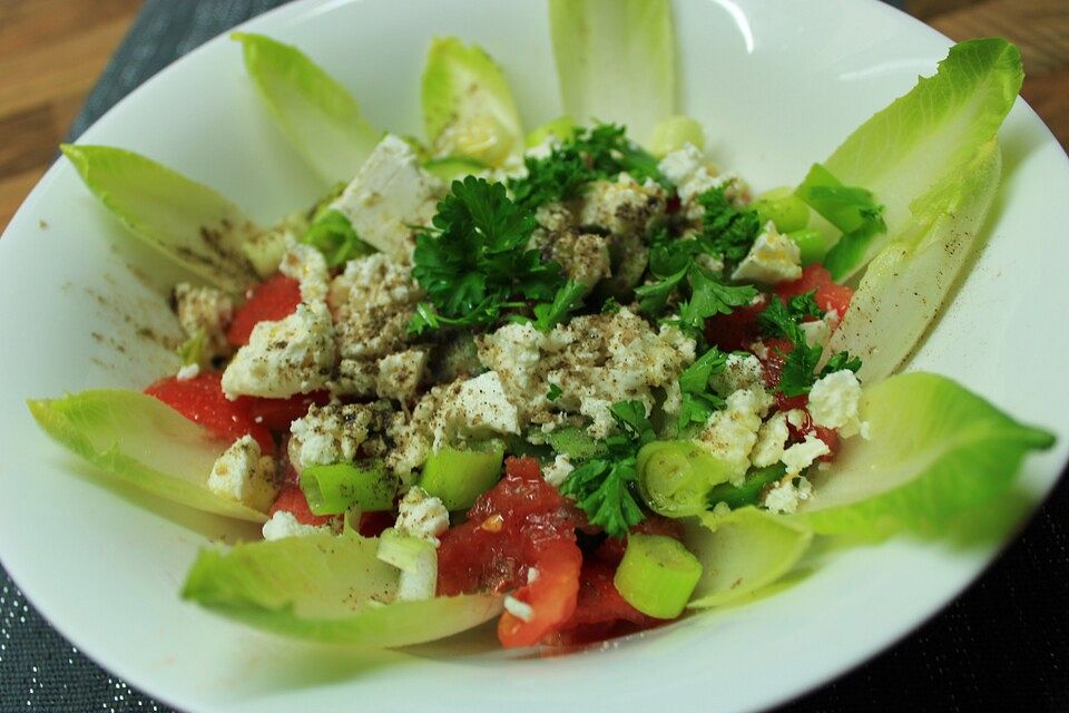 Chicorée-Tomaten-Feta-Salat