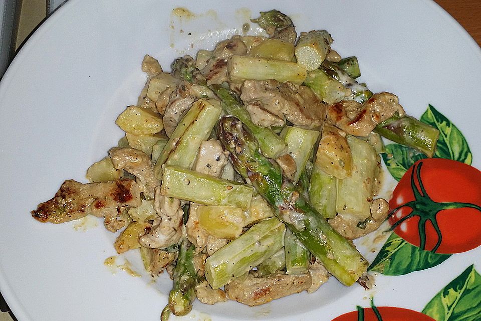 Grüner Spargel im Wok