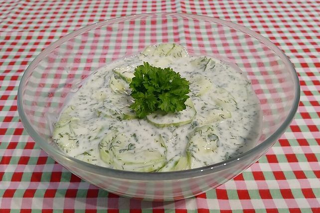 Gurkensalat mit Joghurt-Dillsauce von patty89| Chefkoch