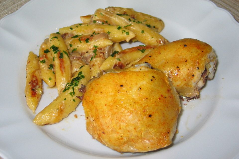 Huhn mit Schupfnudel-Zwiebel-Ragout