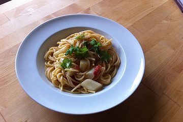 Spaghetti mit Orangen-Spargelsauce