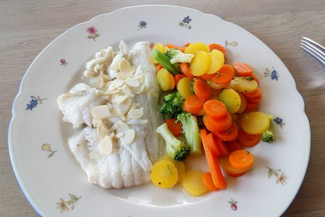 Zanderfilet in Mandelbutter mit Kartoffeln von Tonia1965| Chefkoch