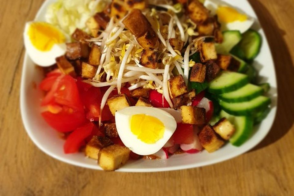 Indonesischer Gemüsesalat Gado Gado