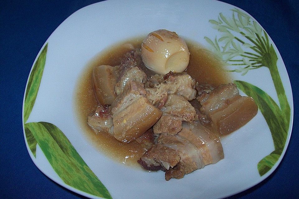 Vietnamesischer Schweinebauchschmortopf (Nuoc Thiet Kho)