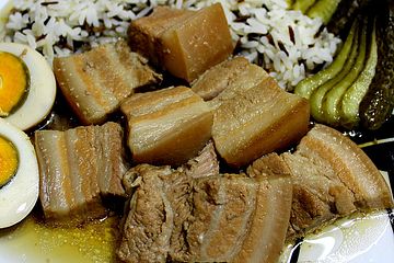 Vietnamesischer Schweinebauchschmortopf (Nuoc Thiet Kho)
