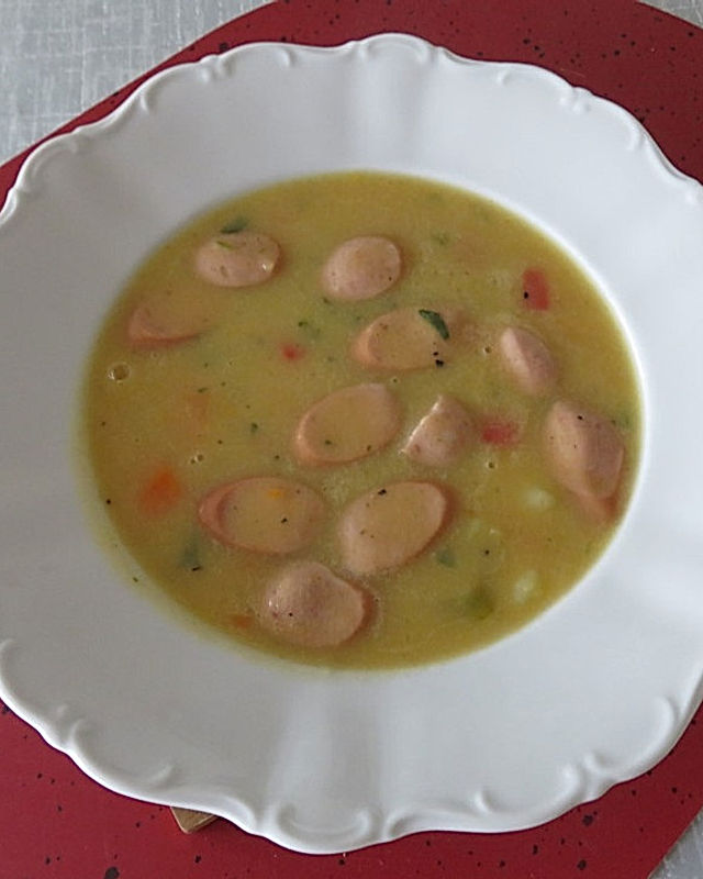 Kartoffel-Senf-Suppe mit Würstchen