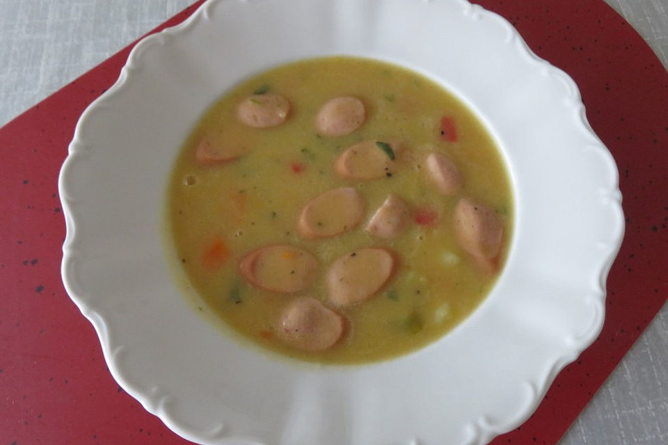 Kartoffel-Senf-Suppe mit Würstchen